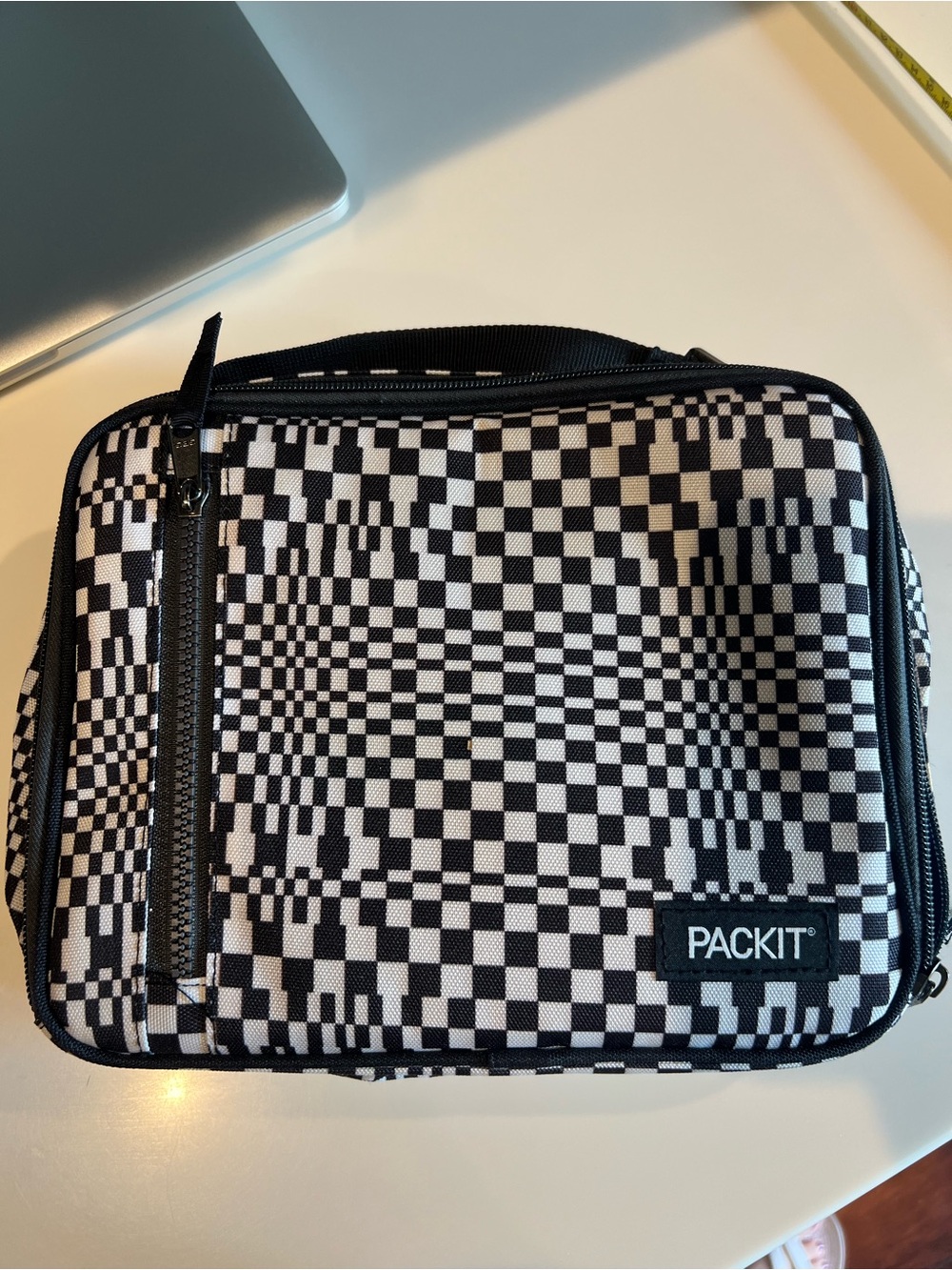 PACKIT lunchbox built in ice packs good pre owned black white